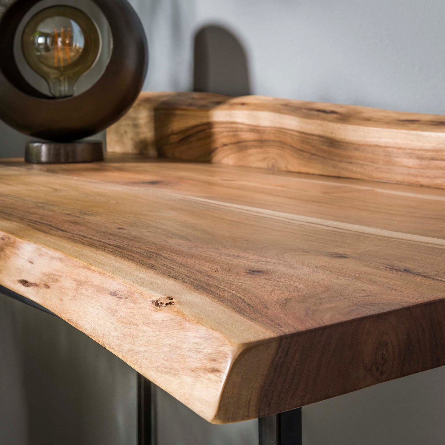 Bureau Live Edge