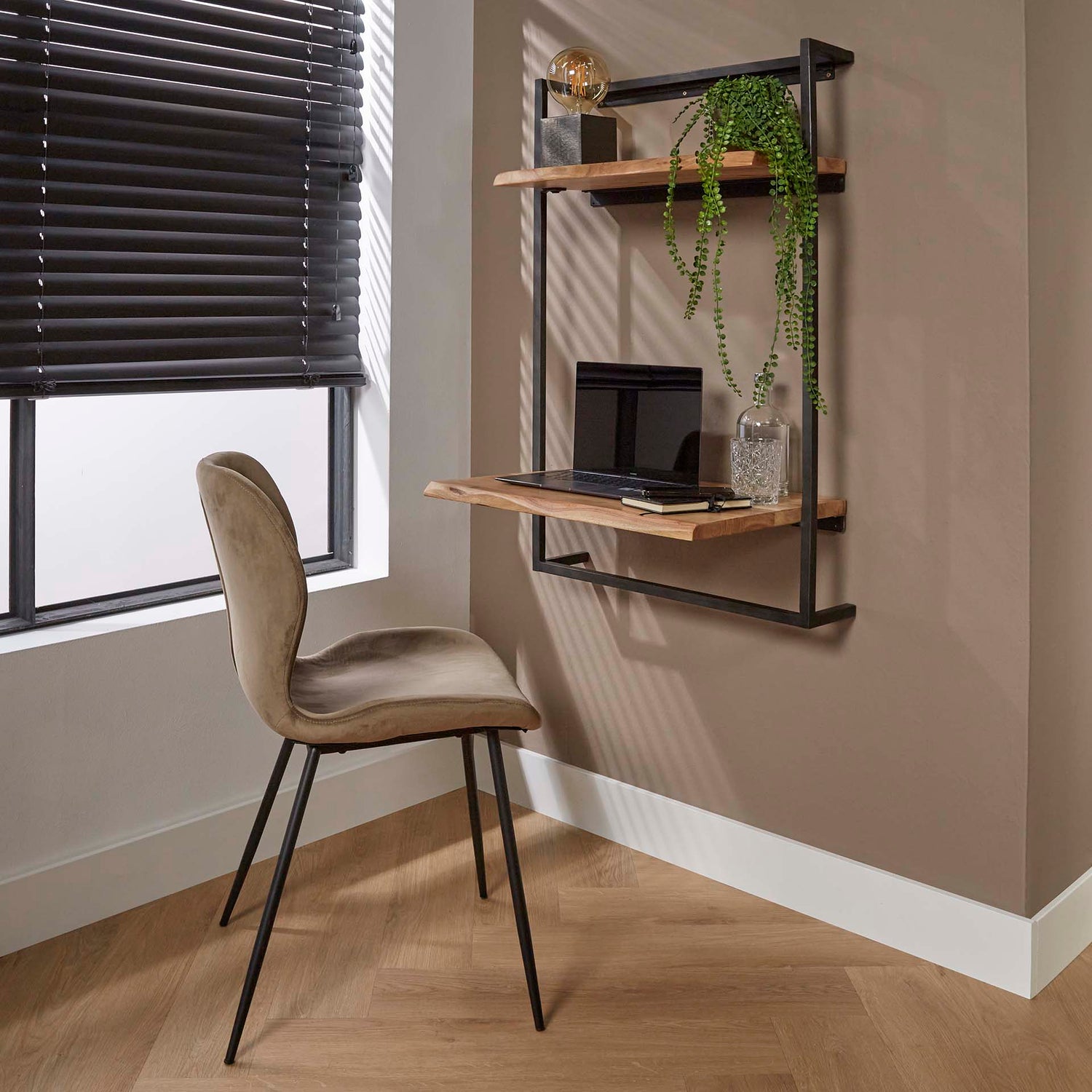 Bureau Desk Air Solid
