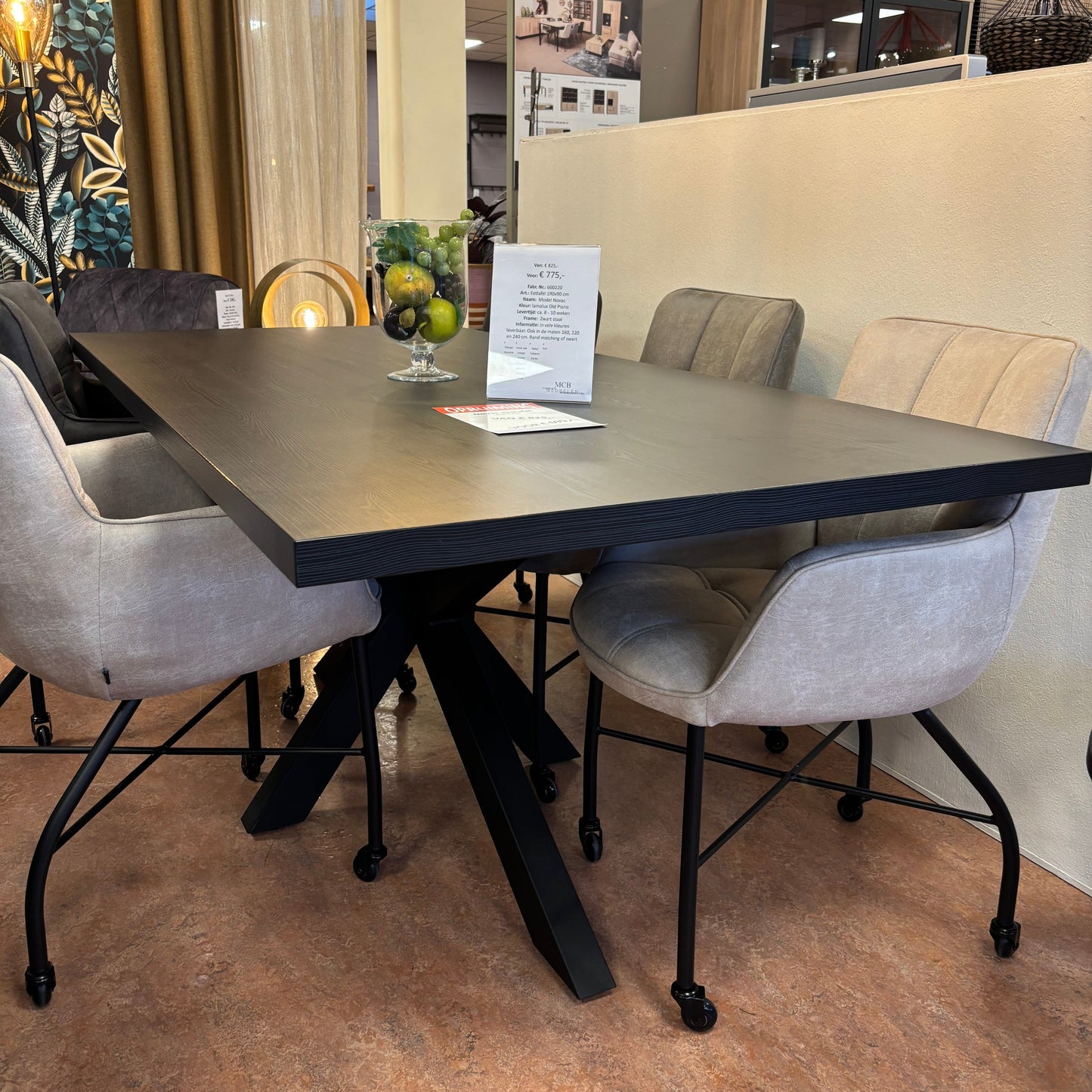SALE Dining table Novac