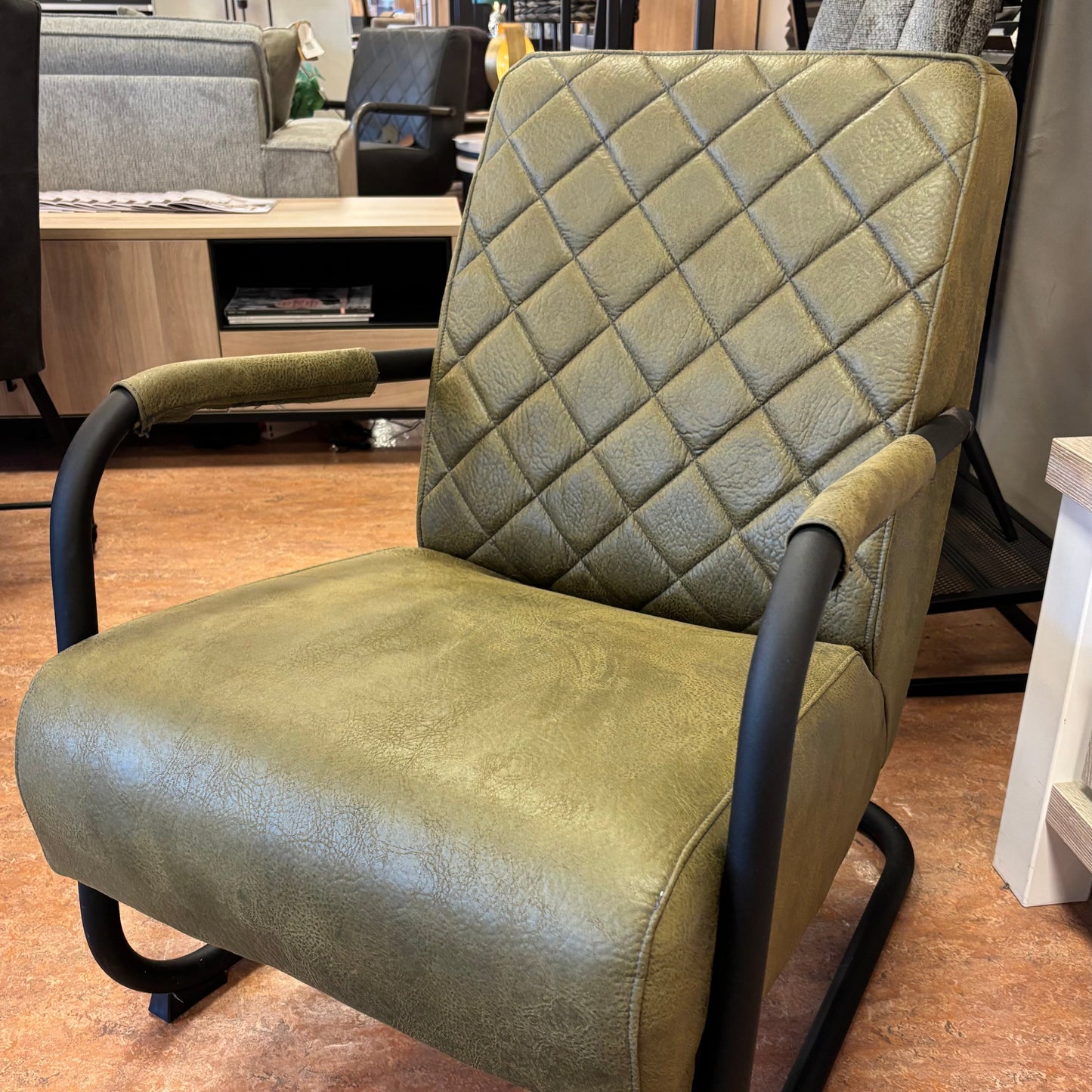 CLEARANCE Civo armchair