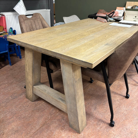 Eettafel 906