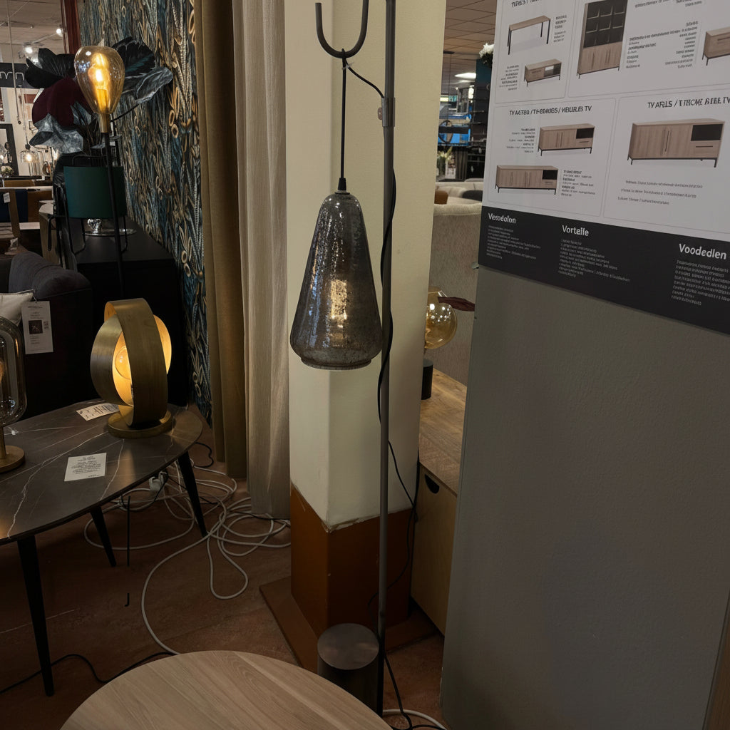 CLEARANCE floor lamp 131