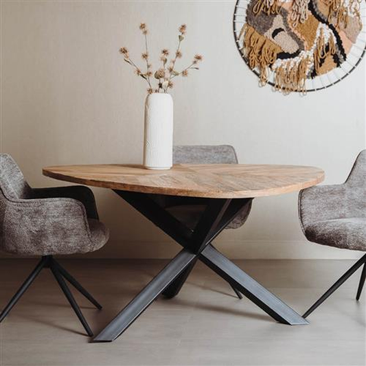 Trivero dining table